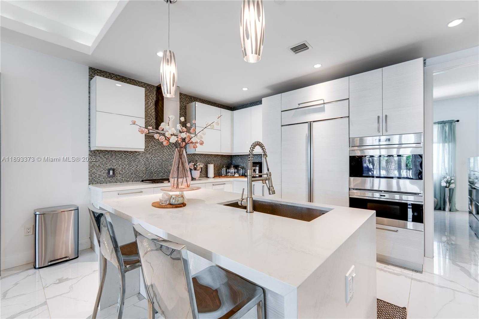 Small Image of 259 SHORE CT, Lauderdale By The Sea Number 19