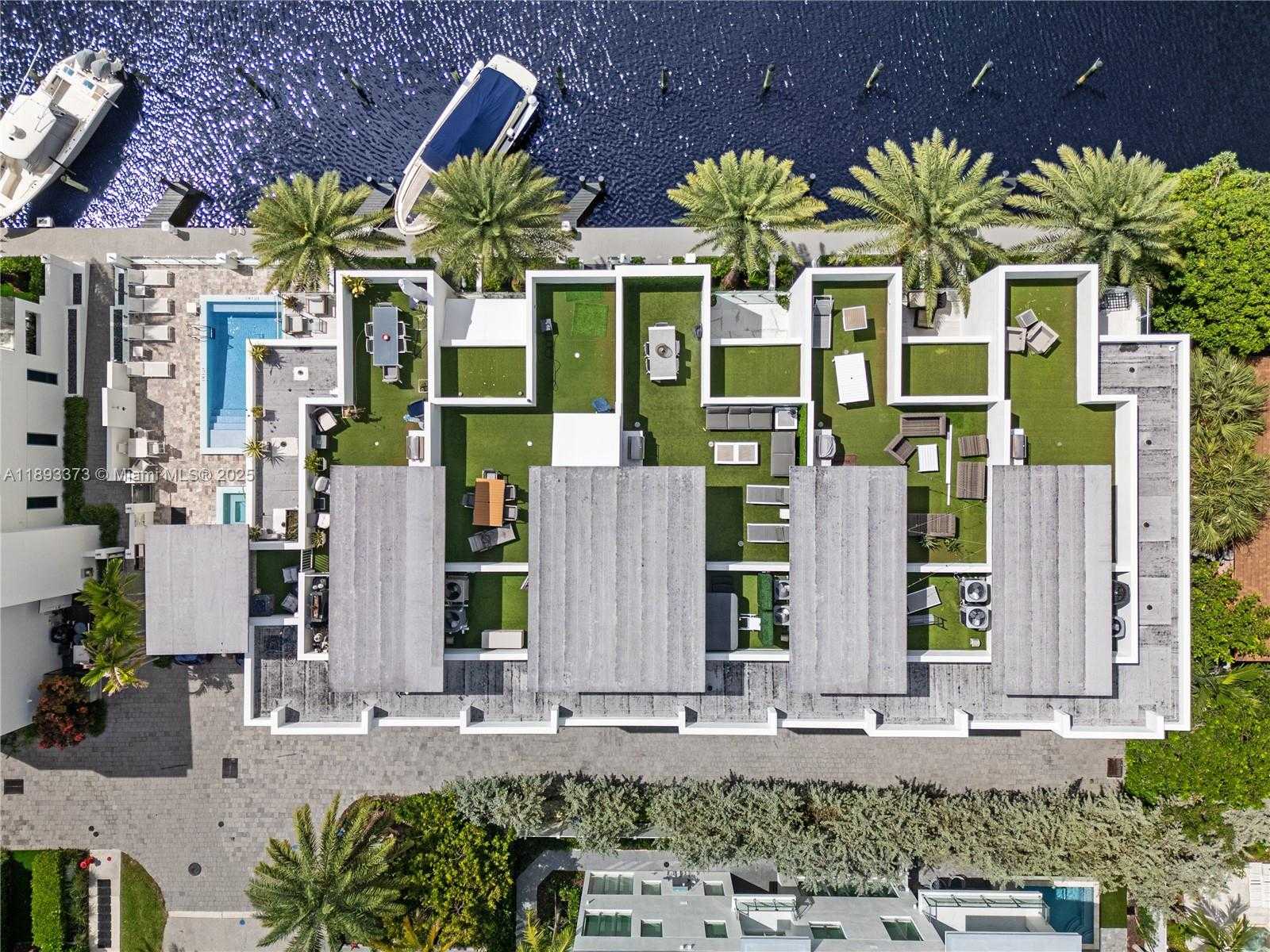 Small Image of 259 SHORE CT, Lauderdale By The Sea Number 3