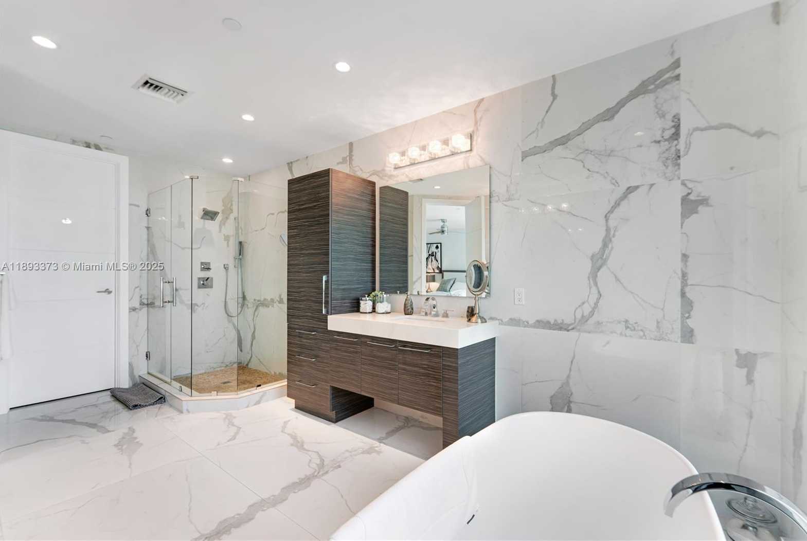 Small Image of 259 SHORE CT, Lauderdale By The Sea Number 30