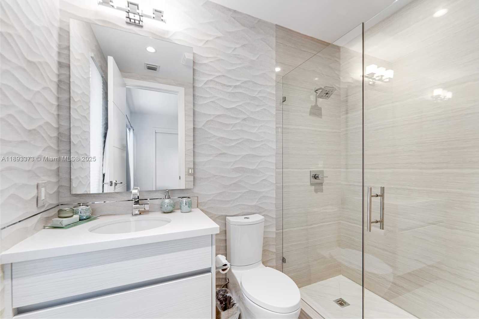 Small Image of 259 SHORE CT, Lauderdale By The Sea Number 35