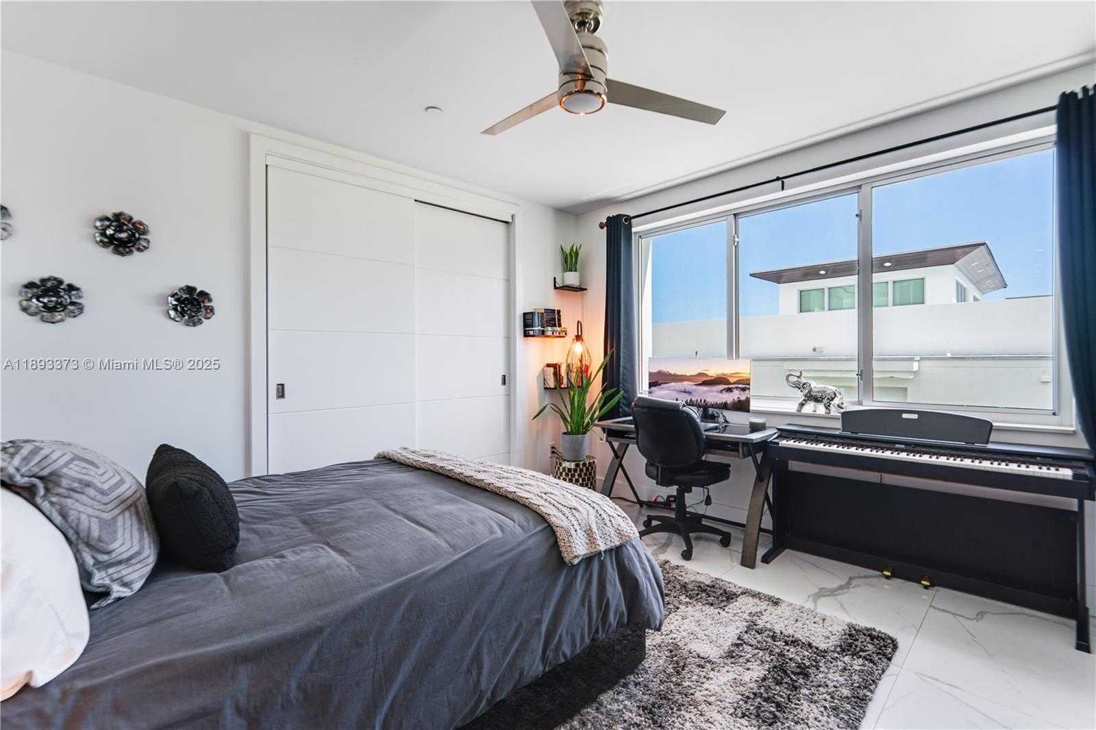 Small Image of 259 SHORE CT, Lauderdale By The Sea Number 37