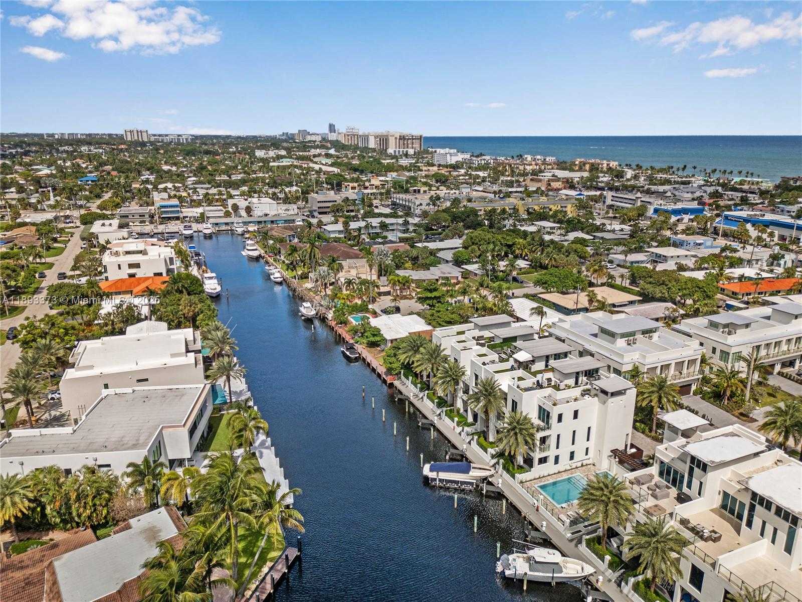 Small Image of 259 SHORE CT, Lauderdale By The Sea Number 4