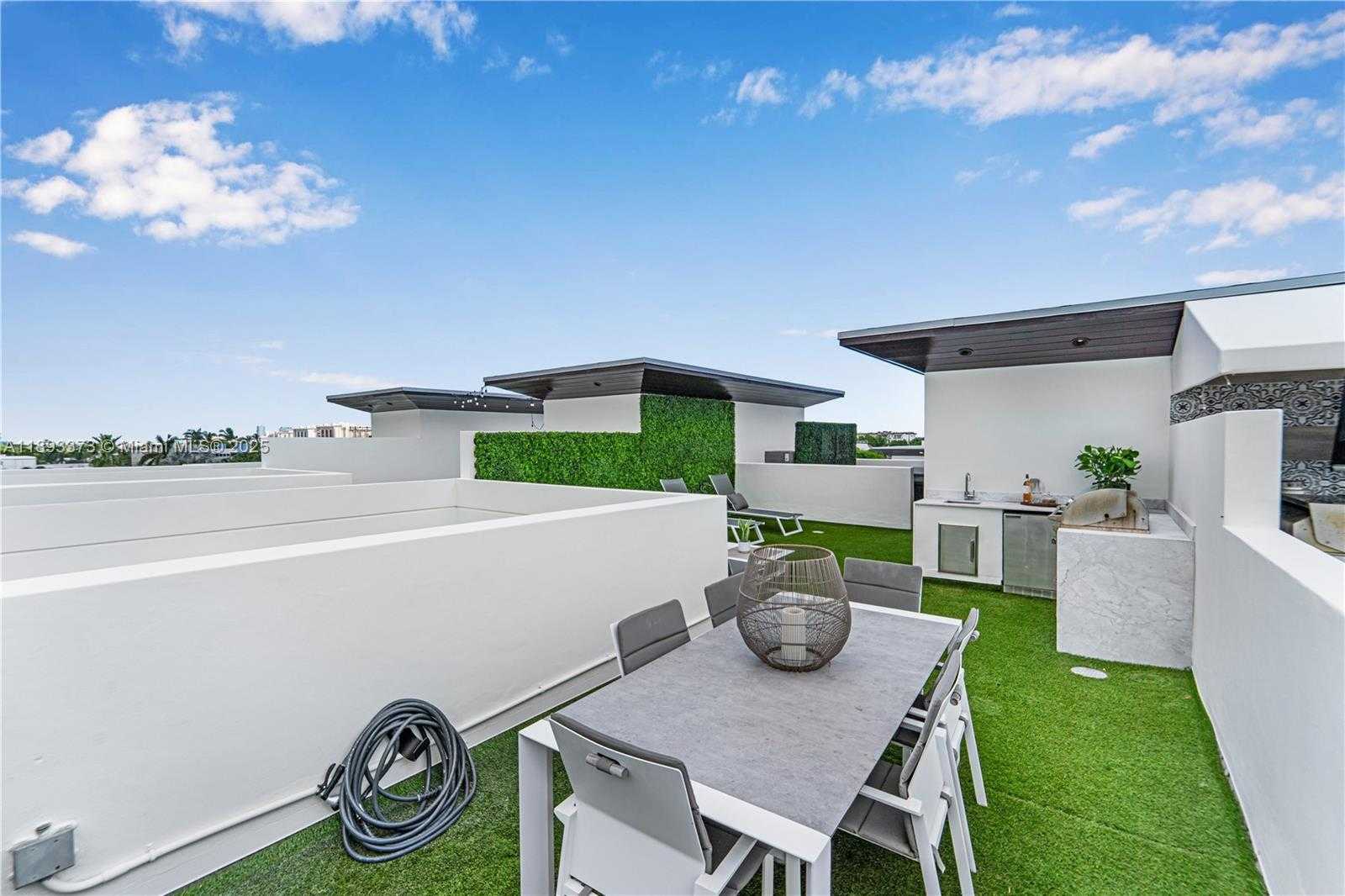 Small Image of 259 SHORE CT, Lauderdale By The Sea Number 40
