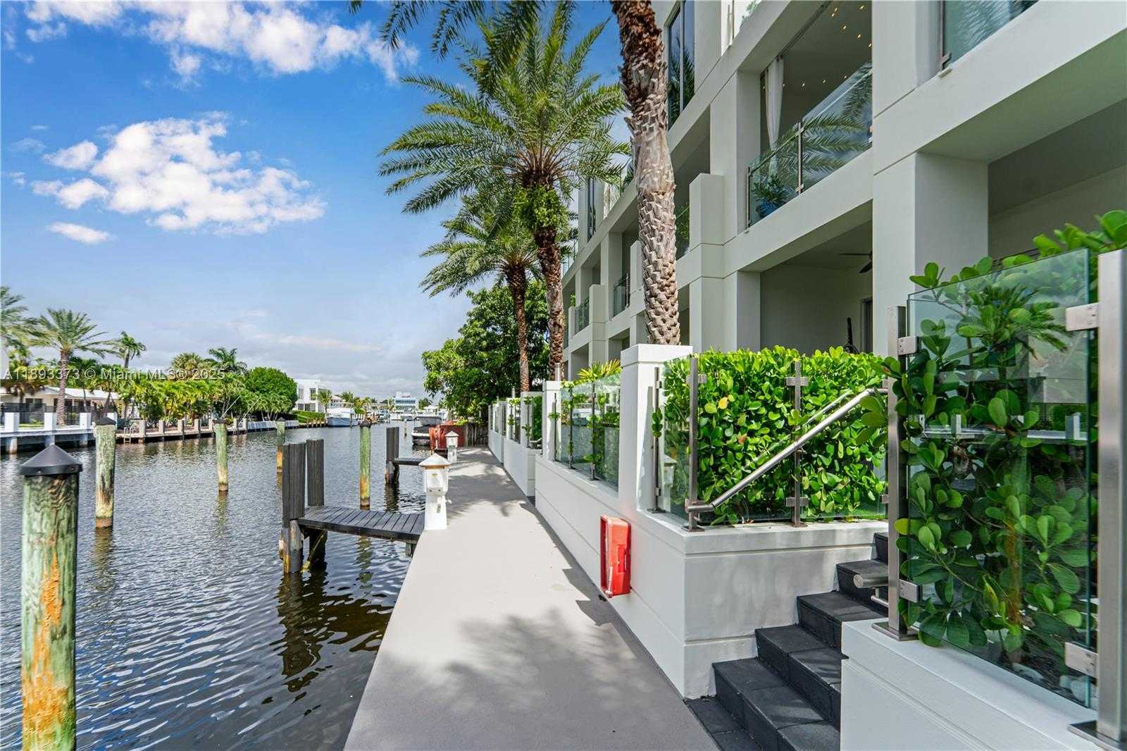 Small Image of 259 SHORE CT, Lauderdale By The Sea Number 6