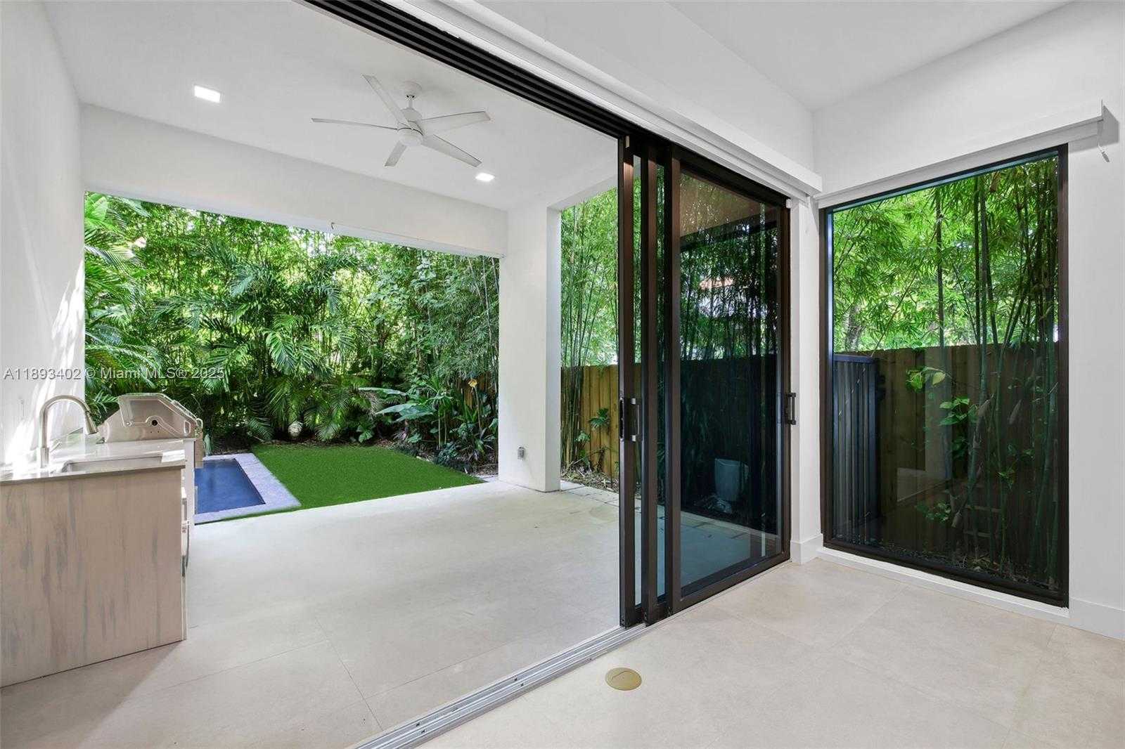 Small Image of 3063 ELIZABETH ST, Miami Number 10
