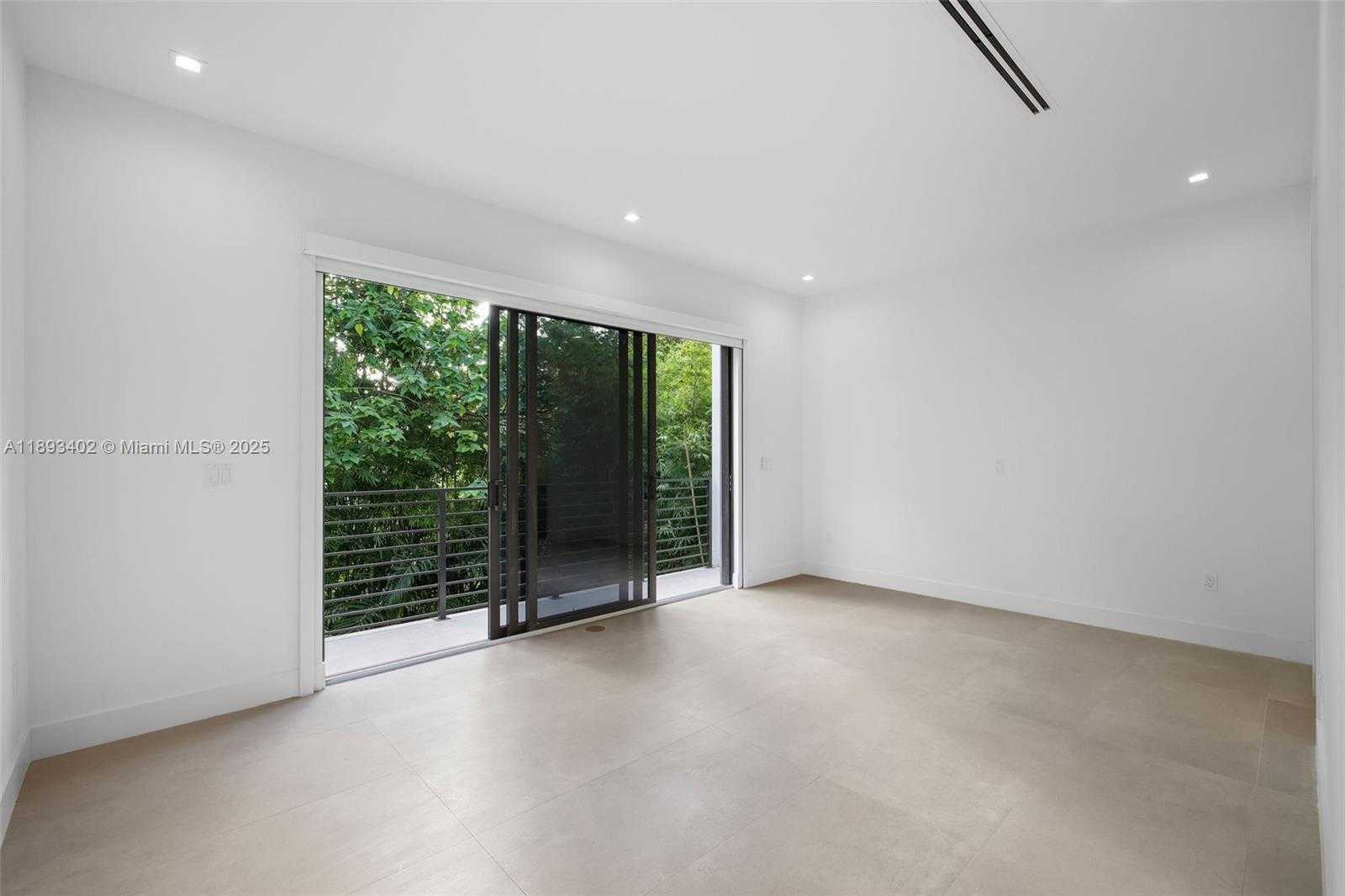 Small Image of 3063 ELIZABETH ST, Miami Number 20