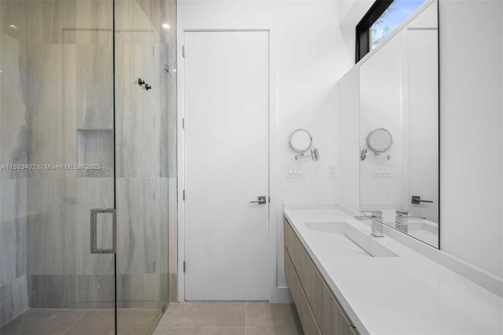Small Image of 3063 ELIZABETH ST, Miami Number 23