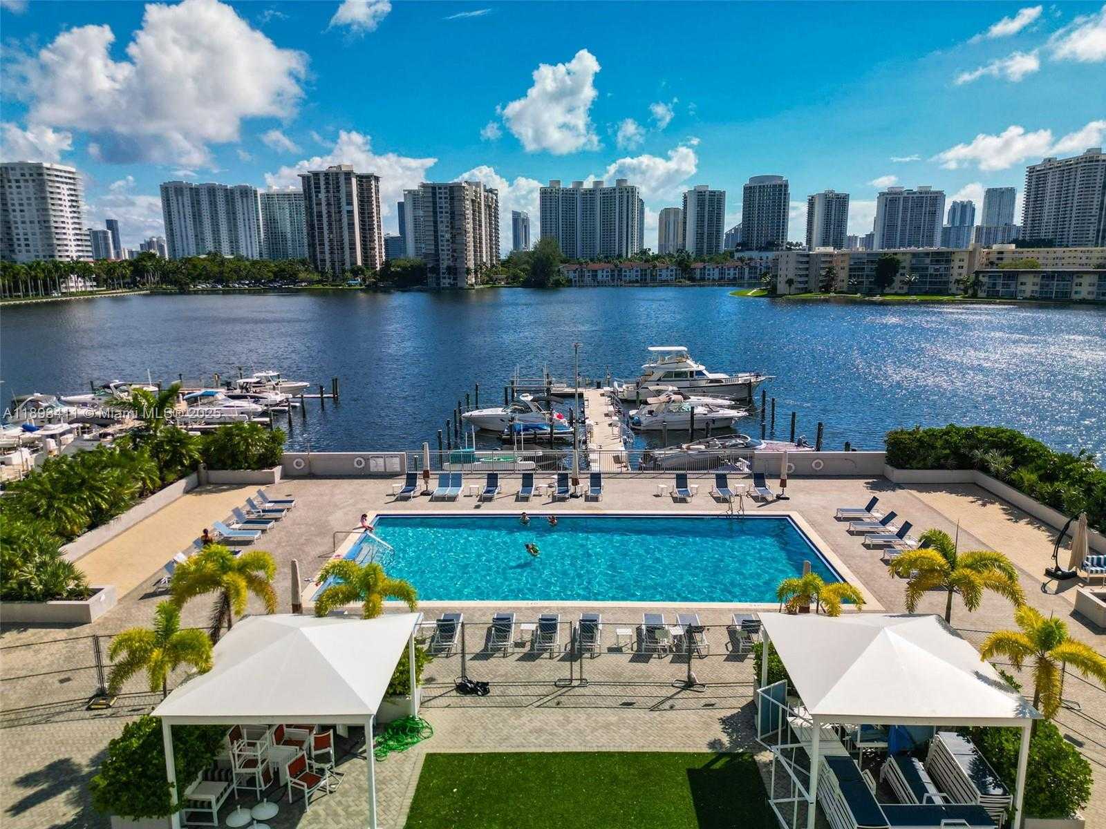 Small Image of 18011 BISCAYNE BLVD #902, Aventura Number 2