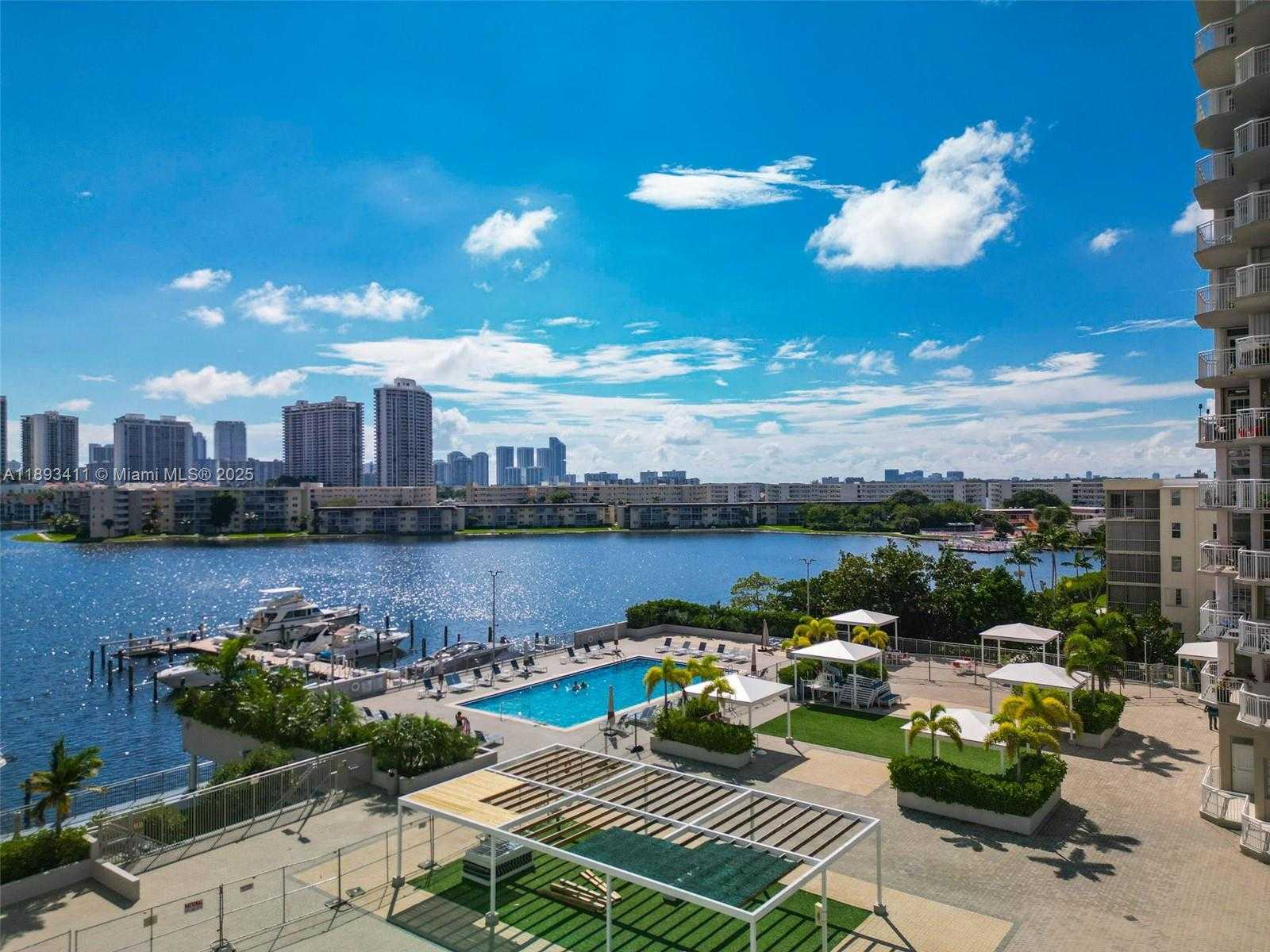 Small Image of 18011 BISCAYNE BLVD #902, Aventura Number 23