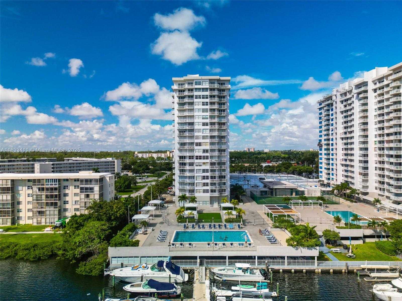 Small Image of 18011 BISCAYNE BLVD #902, Aventura Number 31