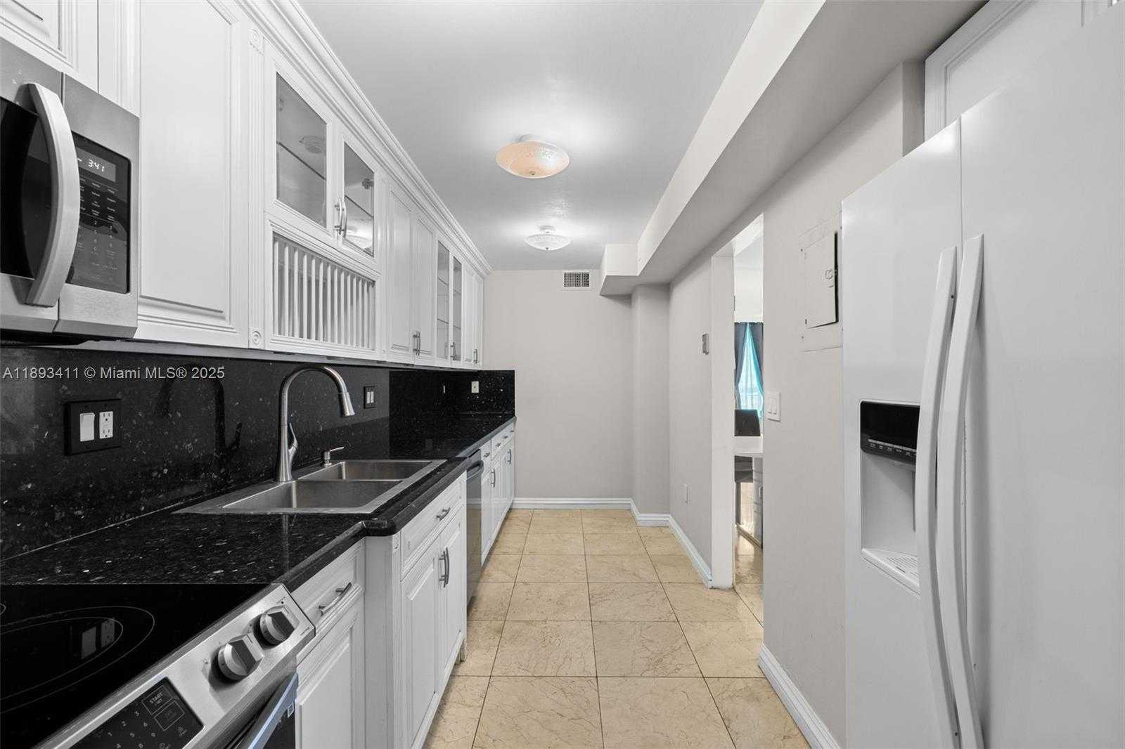 Small Image of 18011 BISCAYNE BLVD #902, Aventura Number 8