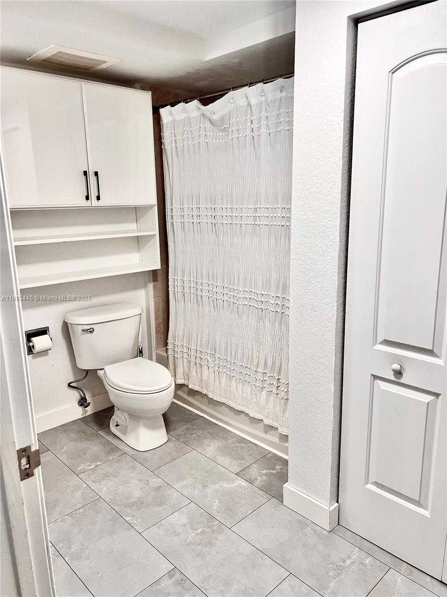 Small Image of 1830 RADIUS DR #314, Hollywood Number 11