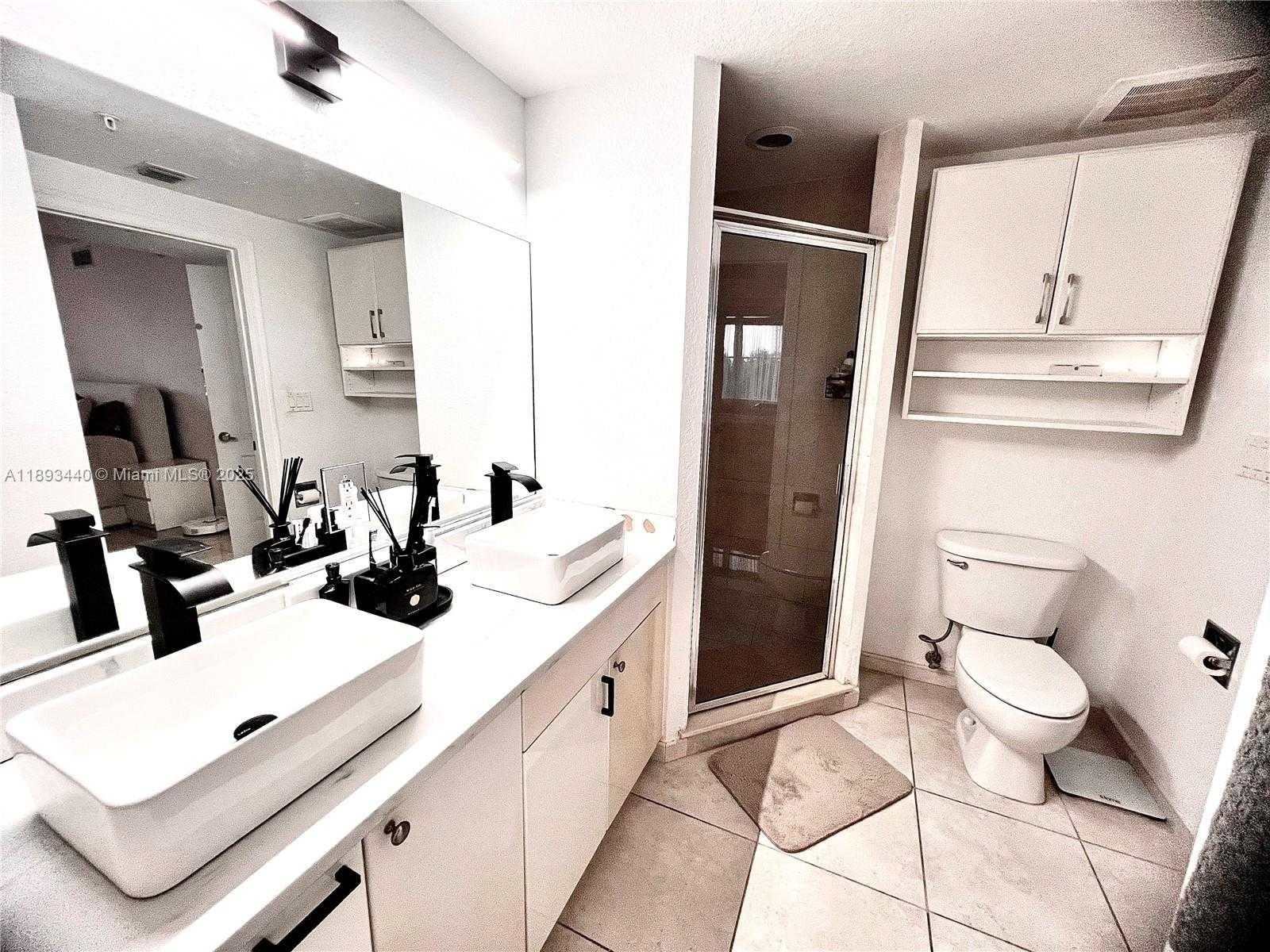 Small Image of 1830 RADIUS DR #314, Hollywood Number 9