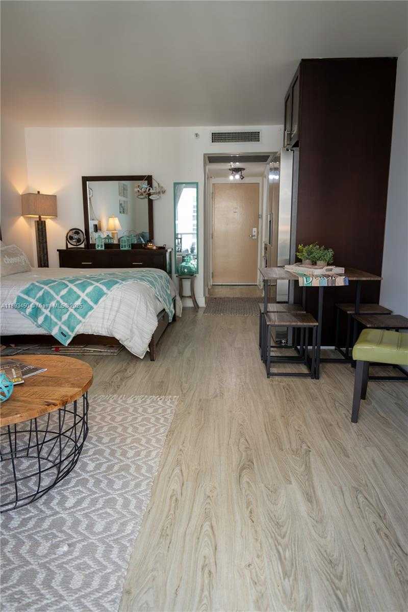 Small Image of 19201 COLLINS AVE #720, Sunny Isles Beach Number 7