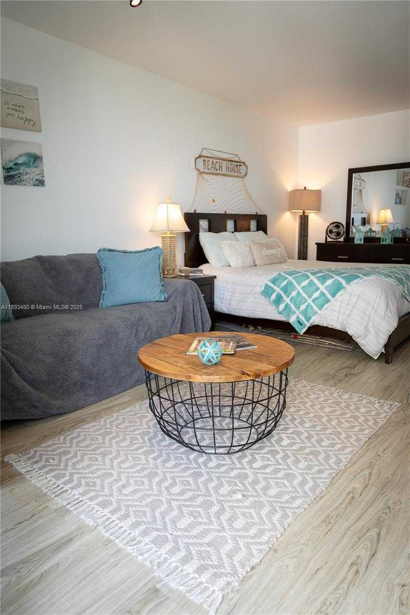 Small Image of 19201 COLLINS AVE #720, Sunny Isles Beach Number 9