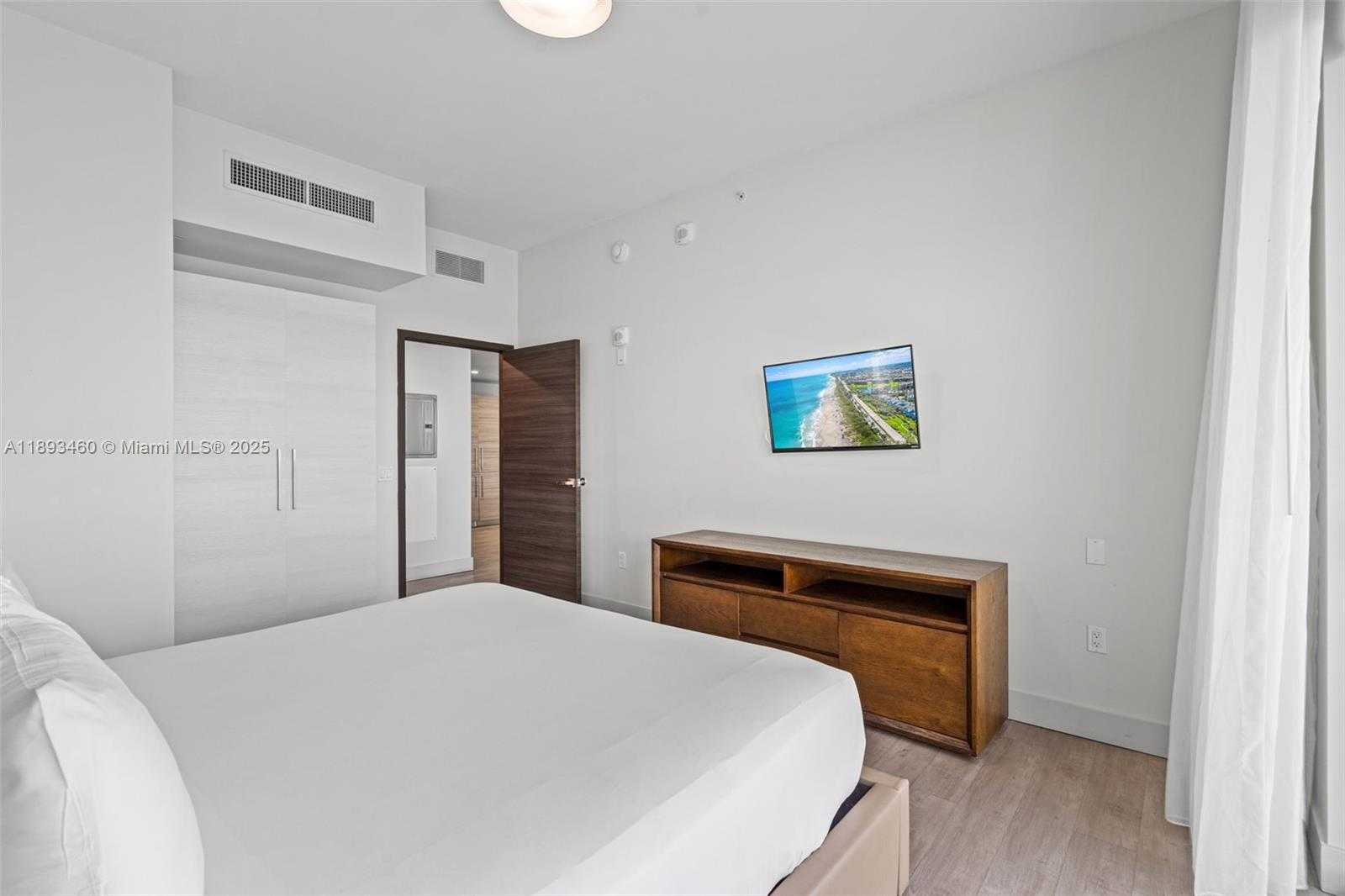 Small Image of 777 NORTH OCEAN DR #N528, Hollywood Number 18