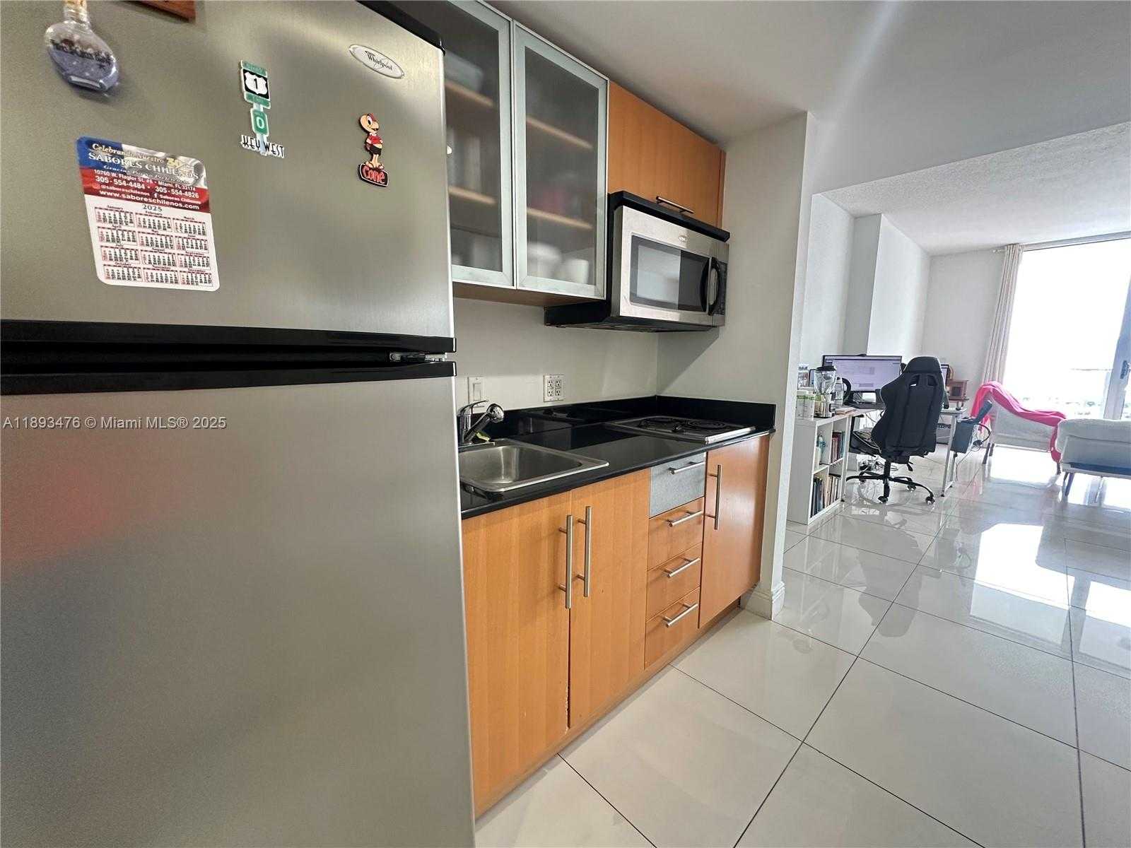 Small Image of 1750 NORTH BAYSHORE DR #2808, Miami Number 2