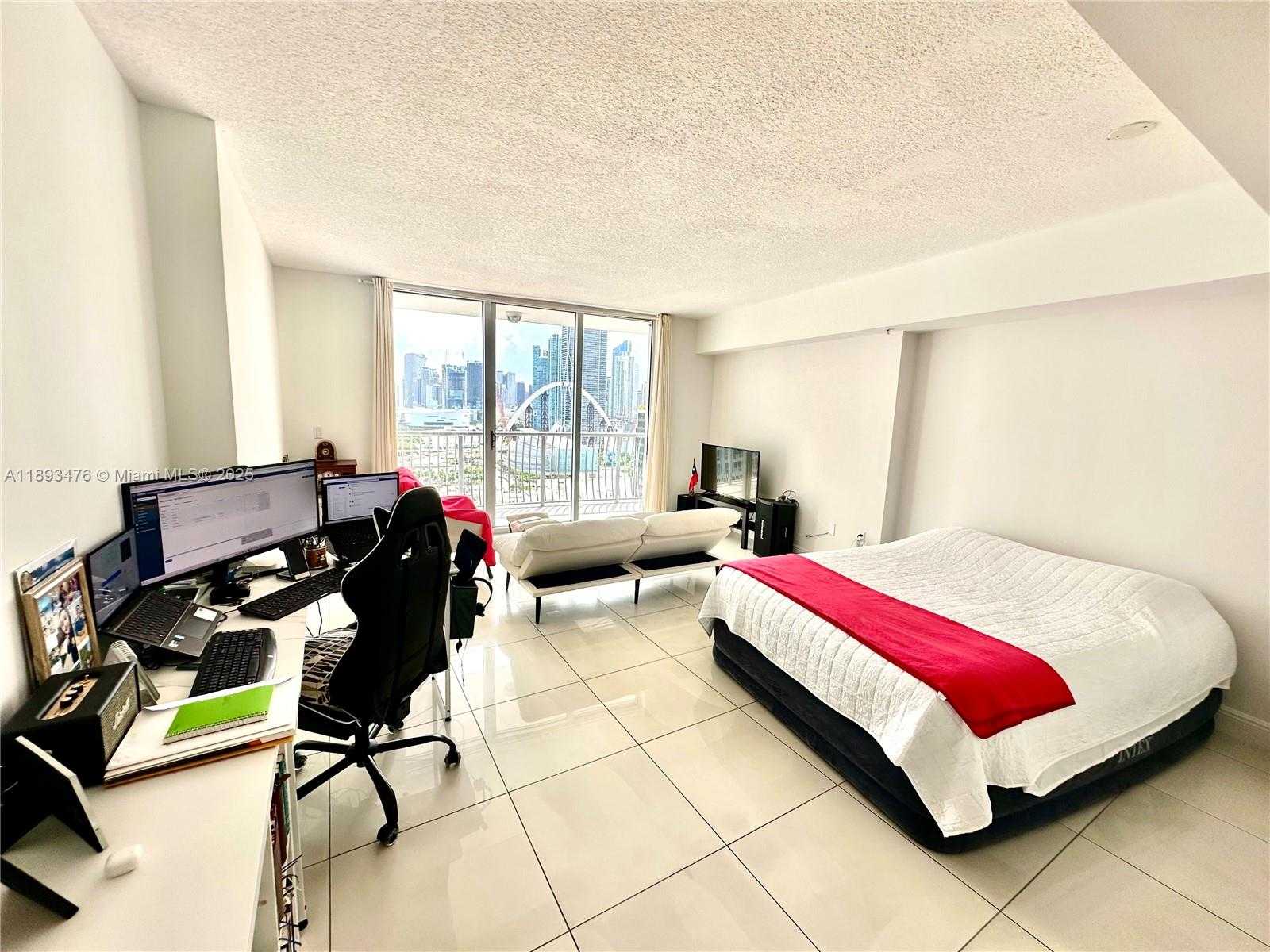 Small Image of 1750 NORTH BAYSHORE DR #2808, Miami Number 3