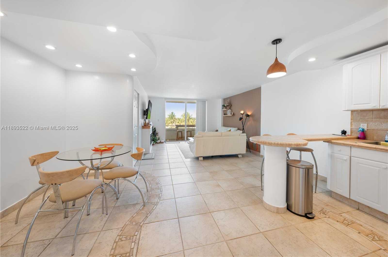 Small Image of 465 OCEAN DR #524, Miami Beach Number 10