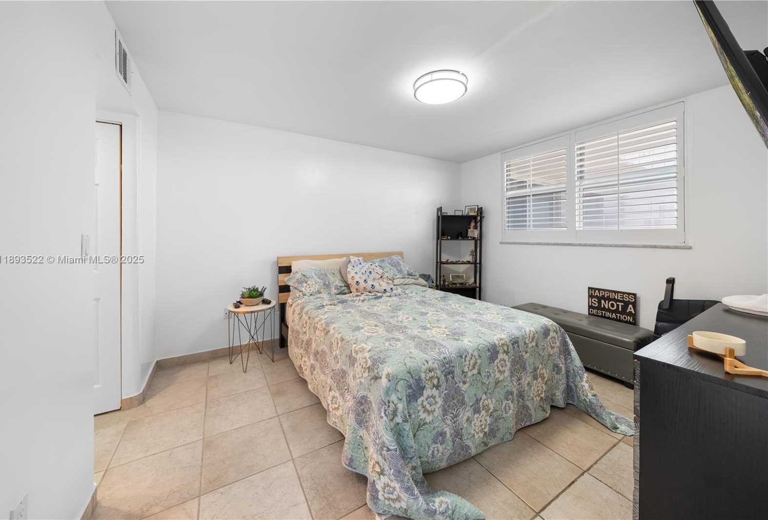 Small Image of 465 OCEAN DR #524, Miami Beach Number 12