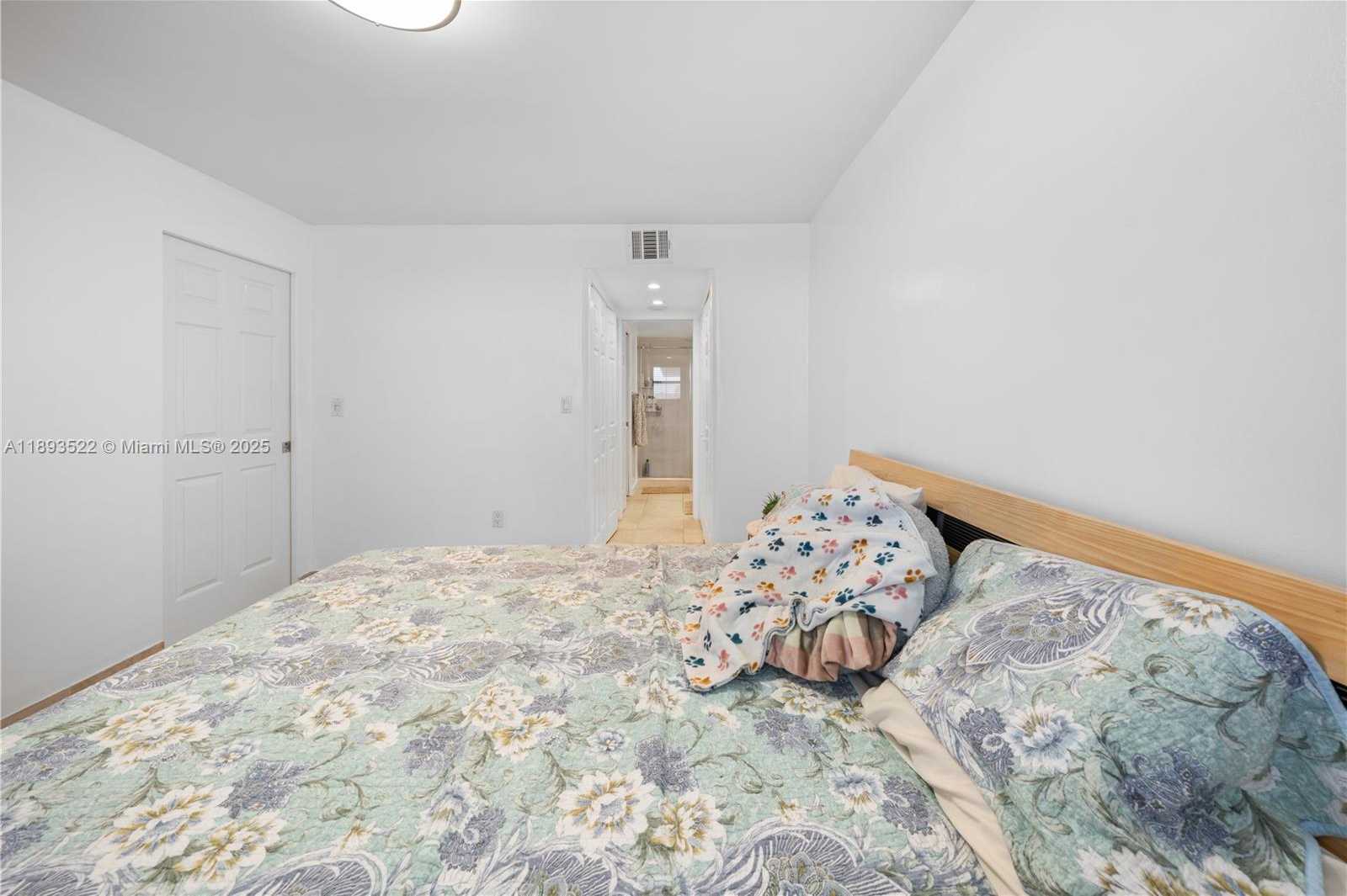 Small Image of 465 OCEAN DR #524, Miami Beach Number 13
