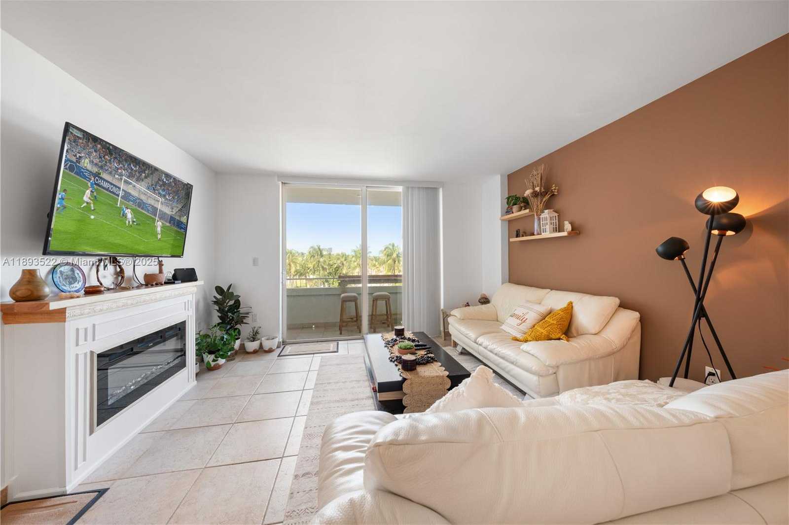 Small Image of 465 OCEAN DR #524, Miami Beach Number 5