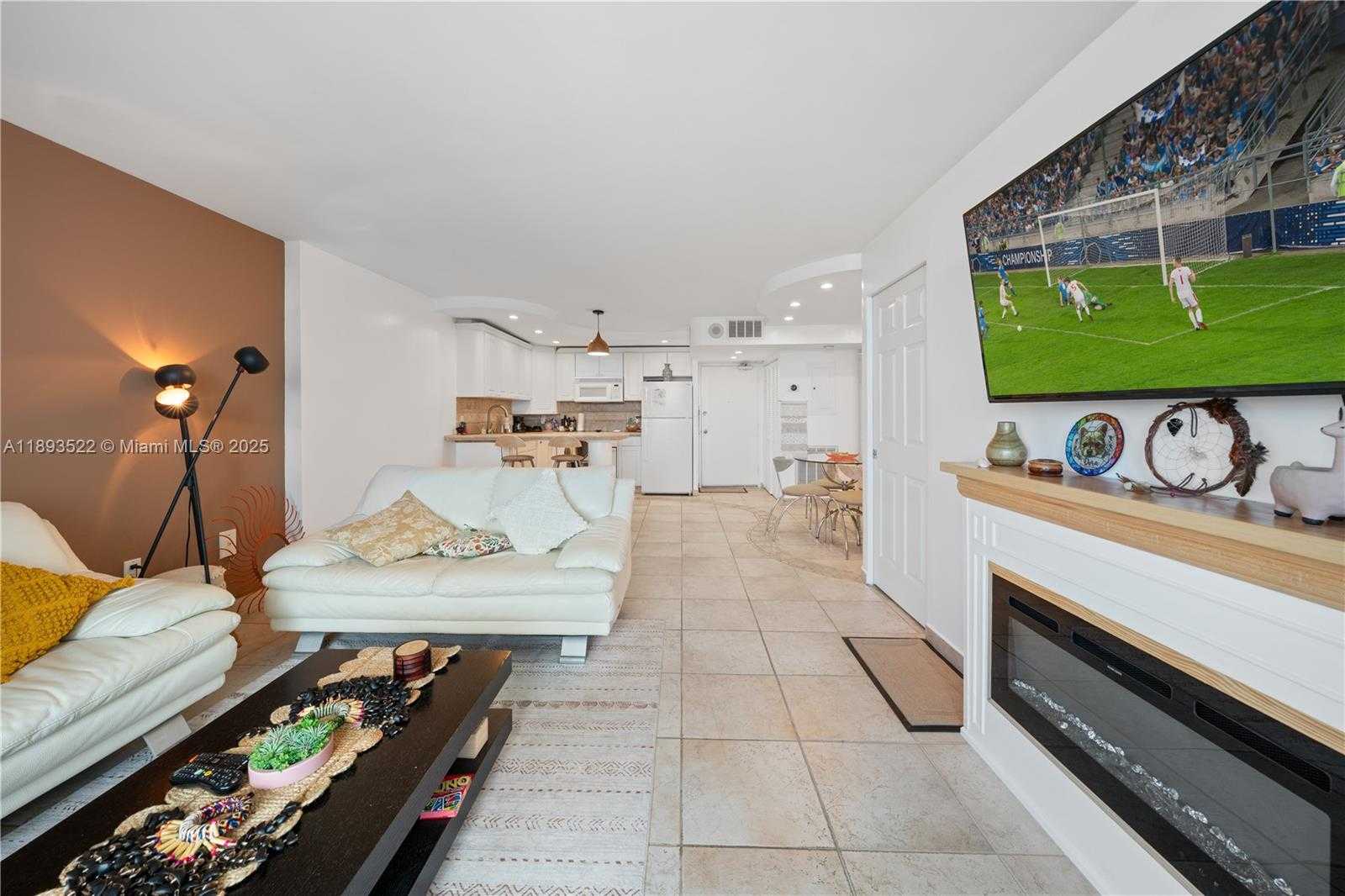 Small Image of 465 OCEAN DR #524, Miami Beach Number 7