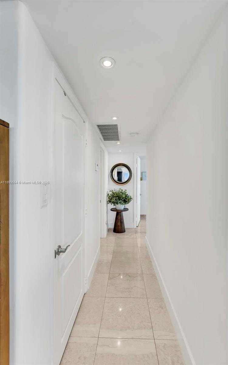 Small Image of 7135 COLLINS AVE #1126, Miami Beach Number 14