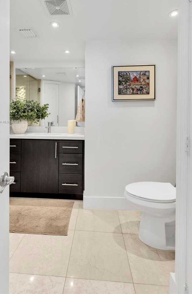 Small Image of 7135 COLLINS AVE #1126, Miami Beach Number 16