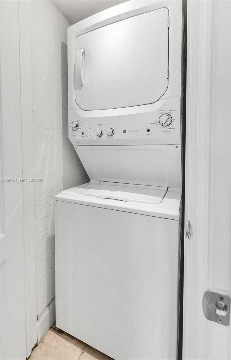 Small Image of 7135 COLLINS AVE #1126, Miami Beach Number 17