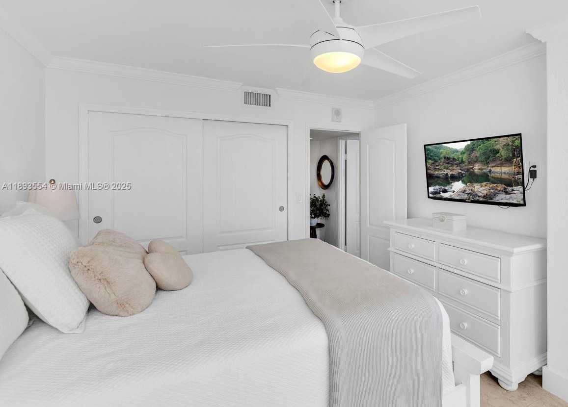 Small Image of 7135 COLLINS AVE #1126, Miami Beach Number 26