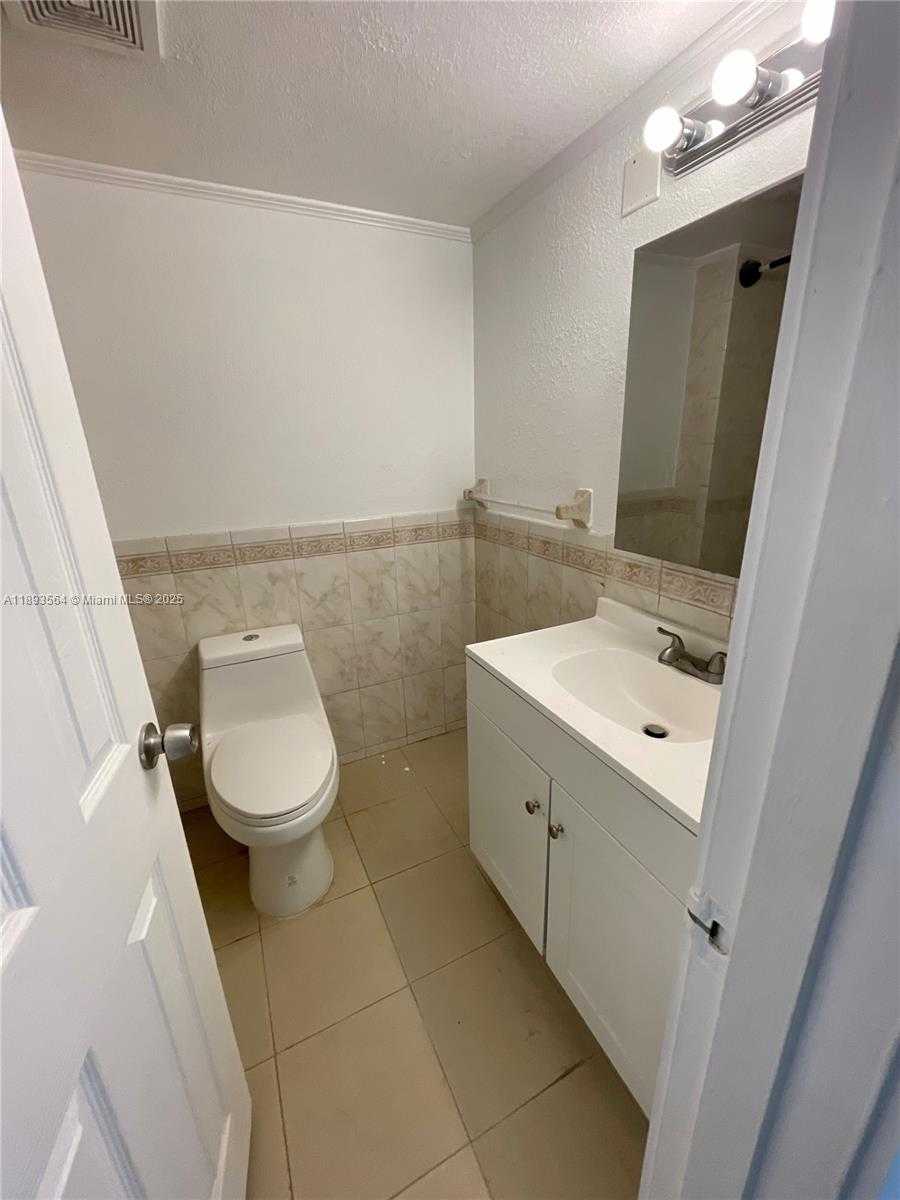 Small Image of 4660 NORTH WEST 79TH AVE #1B, Doral Number 11