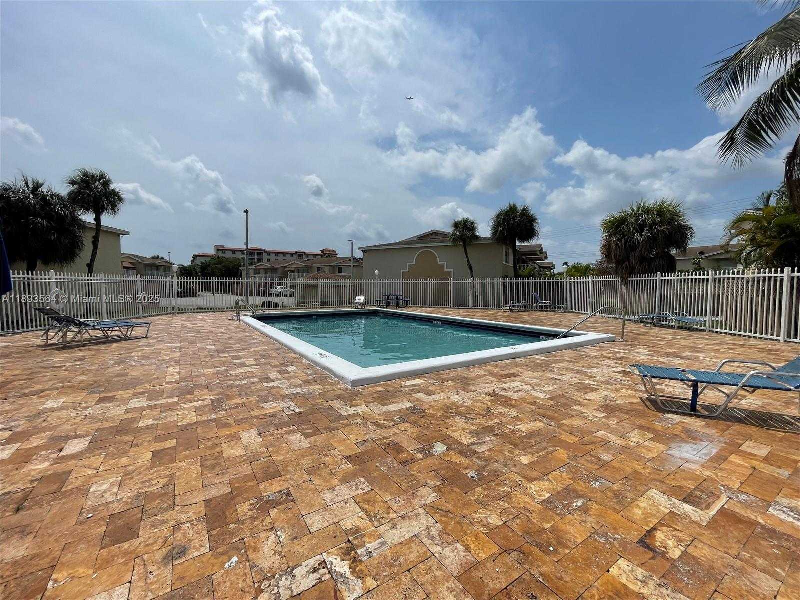 Small Image of 4660 NORTH WEST 79TH AVE #1B, Doral Number 15