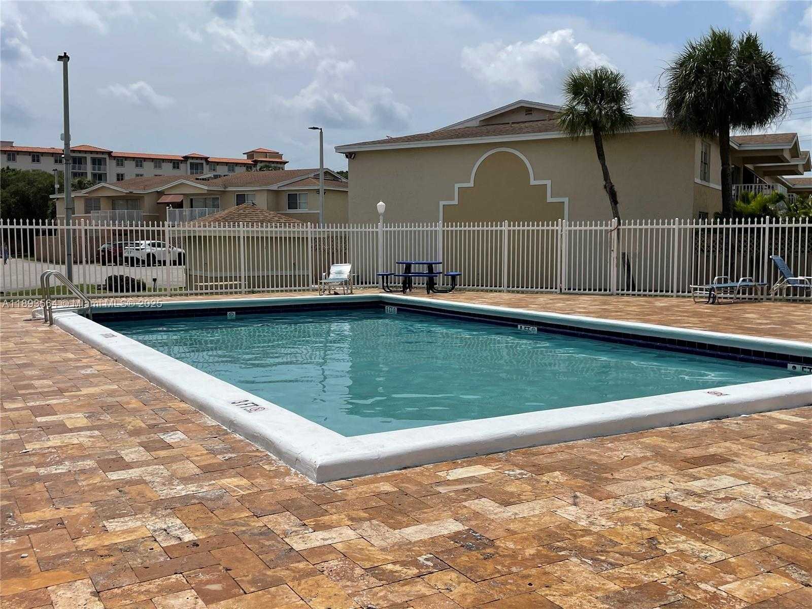 Small Image of 4660 NORTH WEST 79TH AVE #1B, Doral Number 16