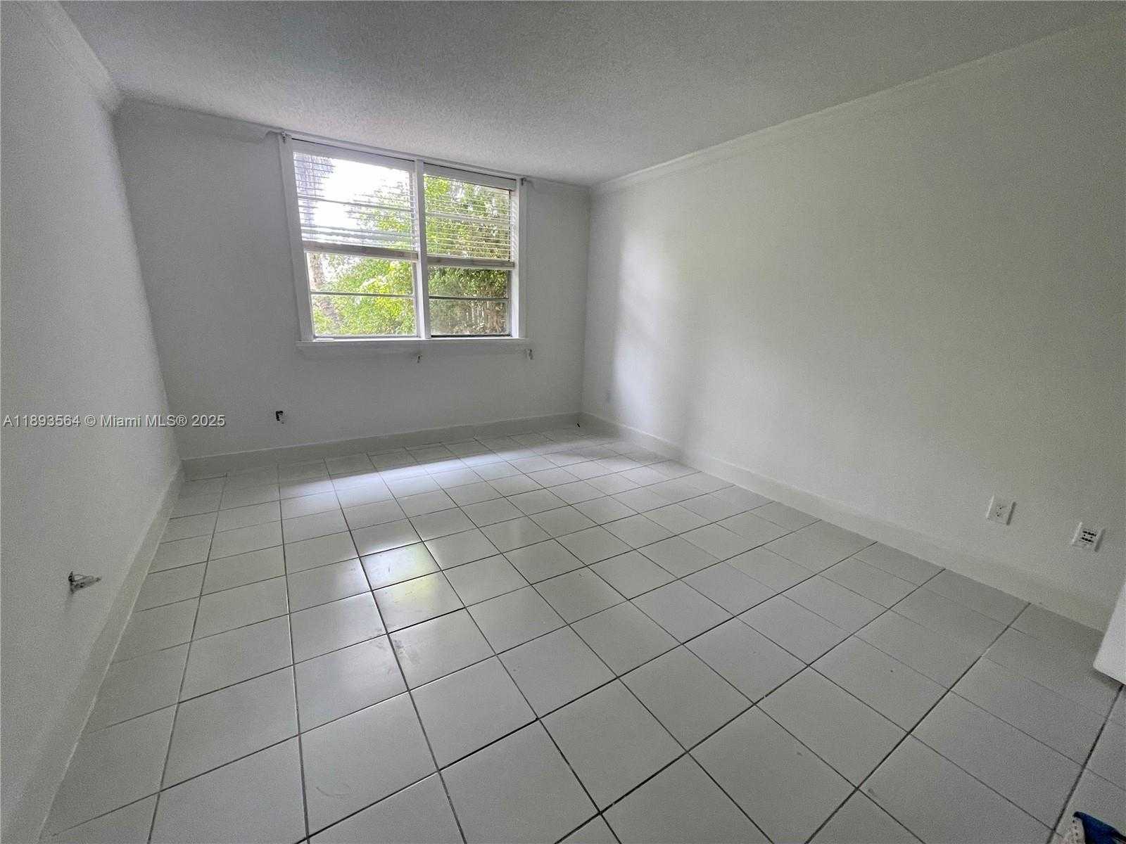 Small Image of 4660 NORTH WEST 79TH AVE #1B, Doral Number 5