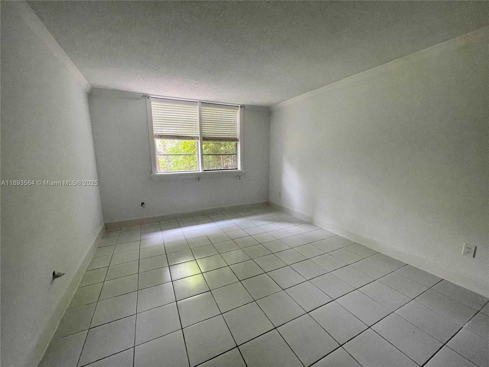 Small Image of 4660 NORTH WEST 79TH AVE #1B, Doral Number 6