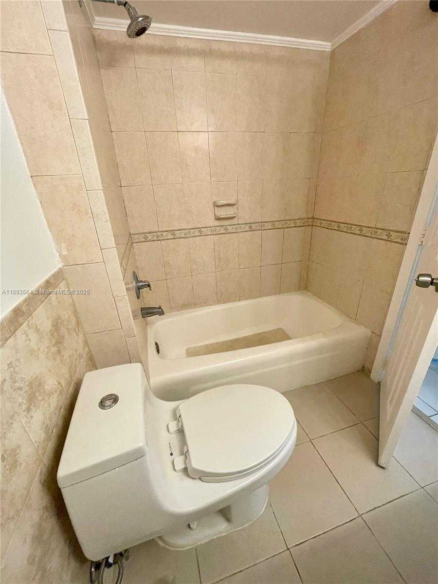 Small Image of 4660 NORTH WEST 79TH AVE #1B, Doral Number 9