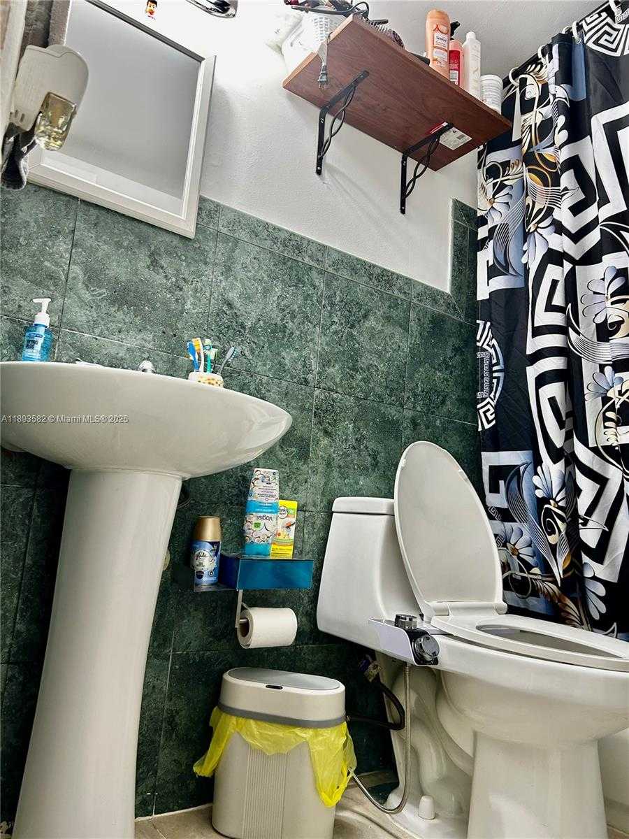 Small Image of 2918 FUNSTON ST #29B, Hollywood Number 6
