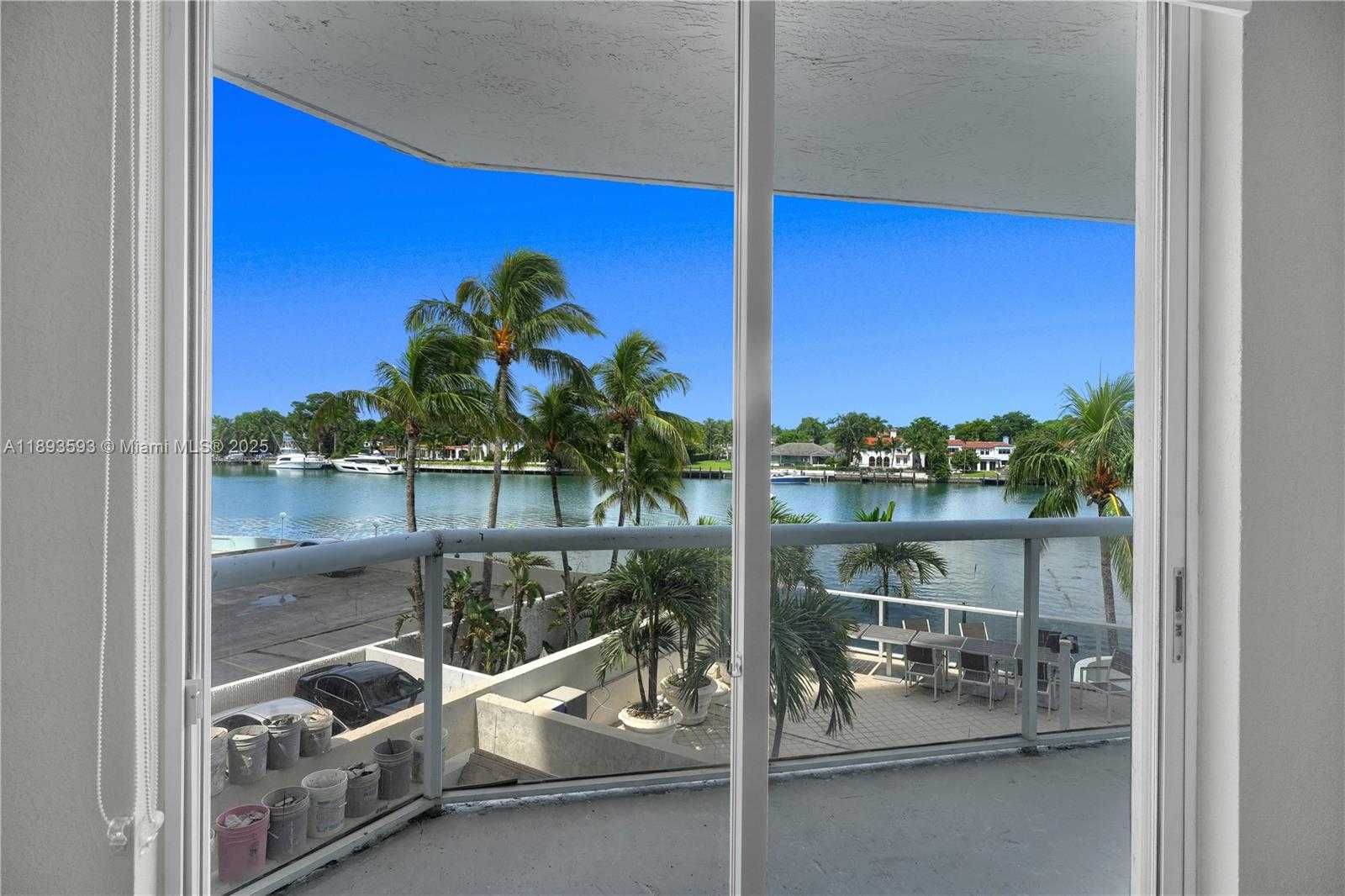 Small Image of 5880 COLLINS AVE #403, Miami Beach Number 21