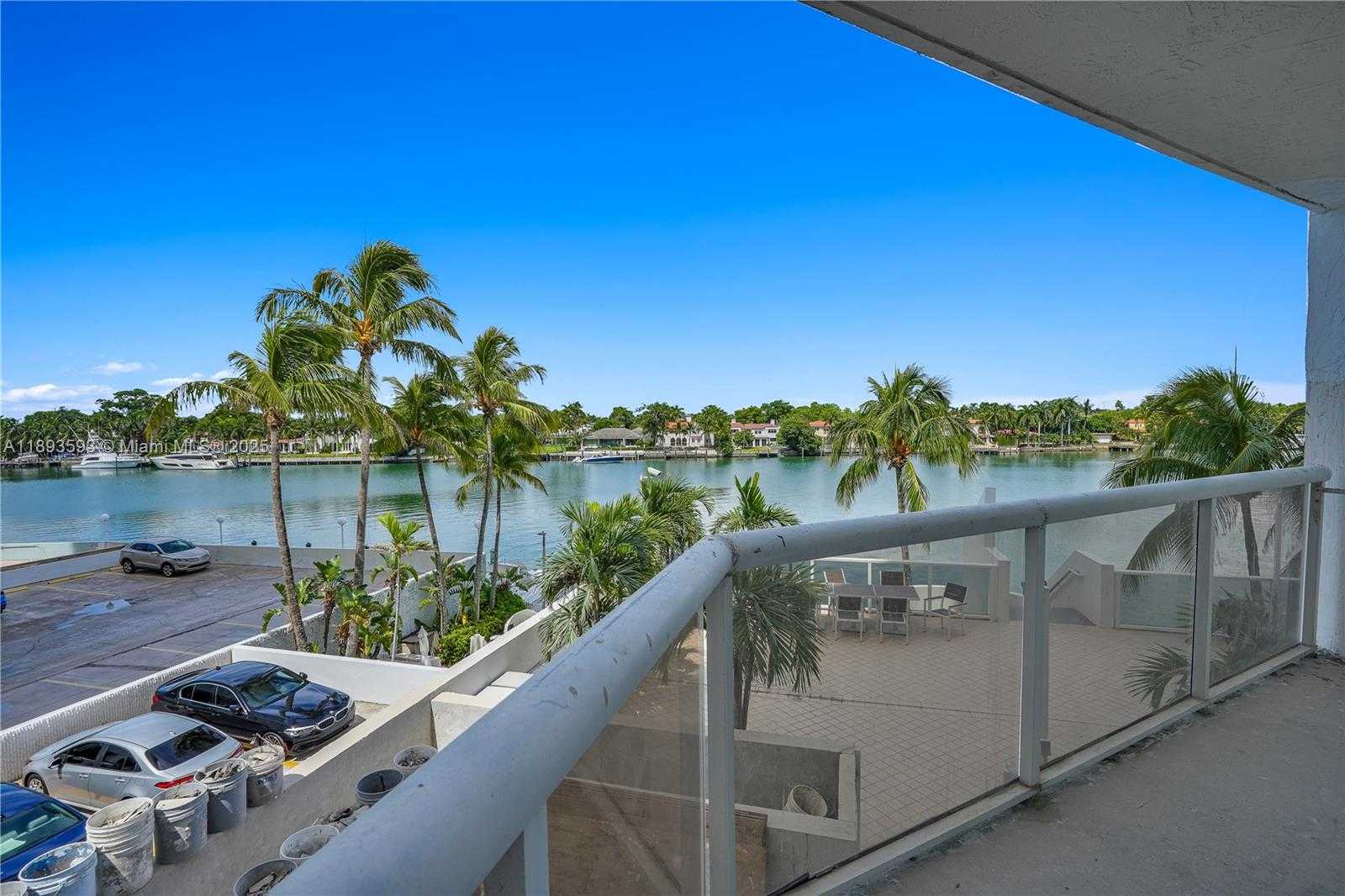 Small Image of 5880 COLLINS AVE #403, Miami Beach Number 25