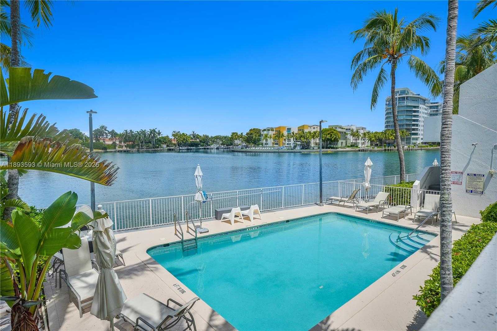 Small Image of 5880 COLLINS AVE #403, Miami Beach Number 27