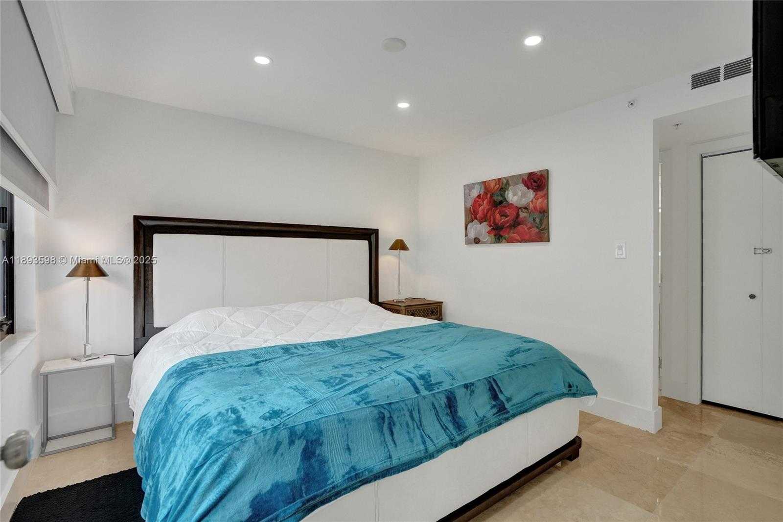 Small Image of 5225 COLLINS AVE #1411, Miami Beach Number 16