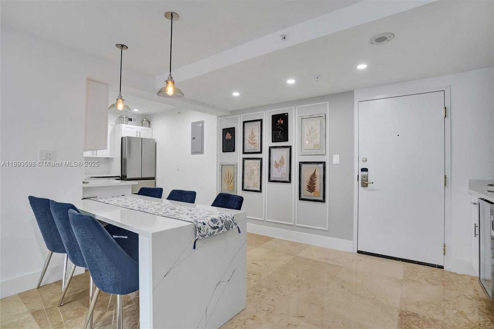 Small Image of 5225 COLLINS AVE #1411, Miami Beach Number 3
