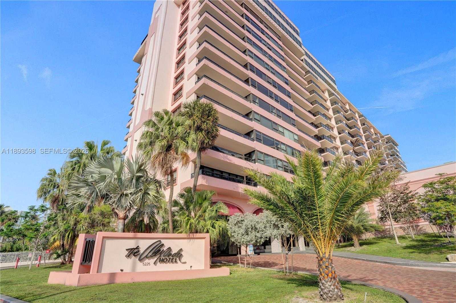 Small Image of 5225 COLLINS AVE #1411, Miami Beach Number 35