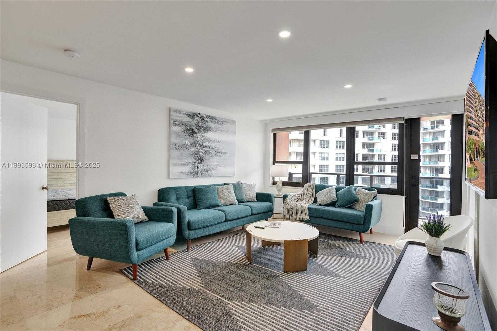 Small Image of 5225 COLLINS AVE #1411, Miami Beach Number 9