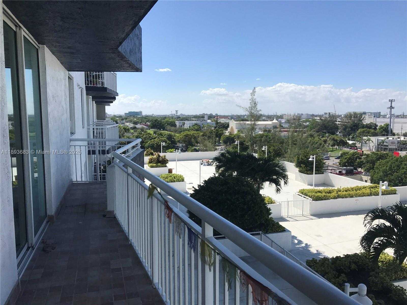 Small Image of 275 NORTH EAST 18TH ST #808, Miami Number 23