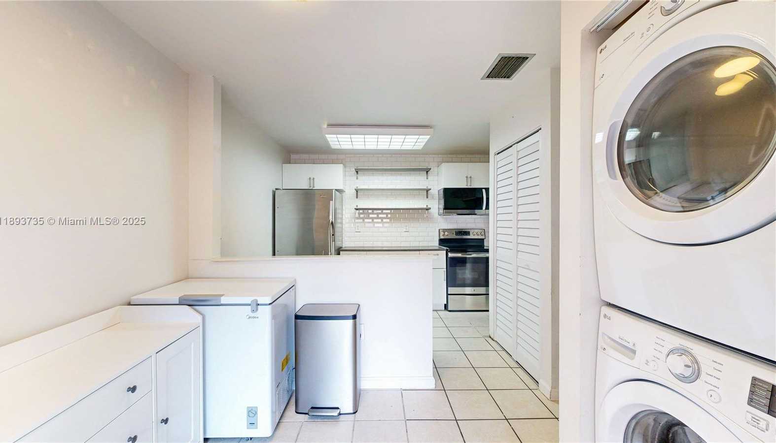 Small Image of 13292 SOUTH WEST 114TH TER, Miami Number 16