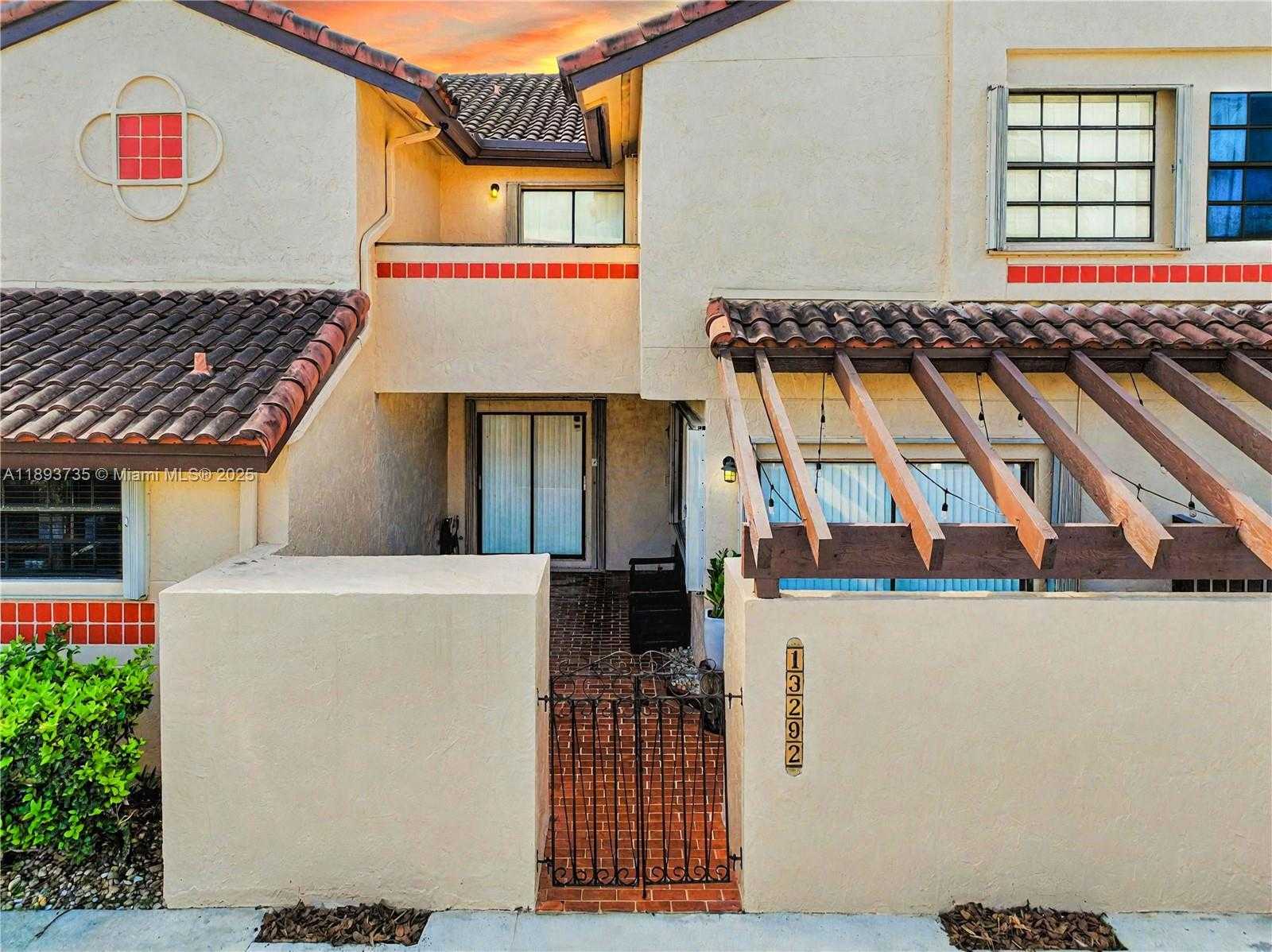 Small Image of 13292 SOUTH WEST 114TH TER, Miami Number 2