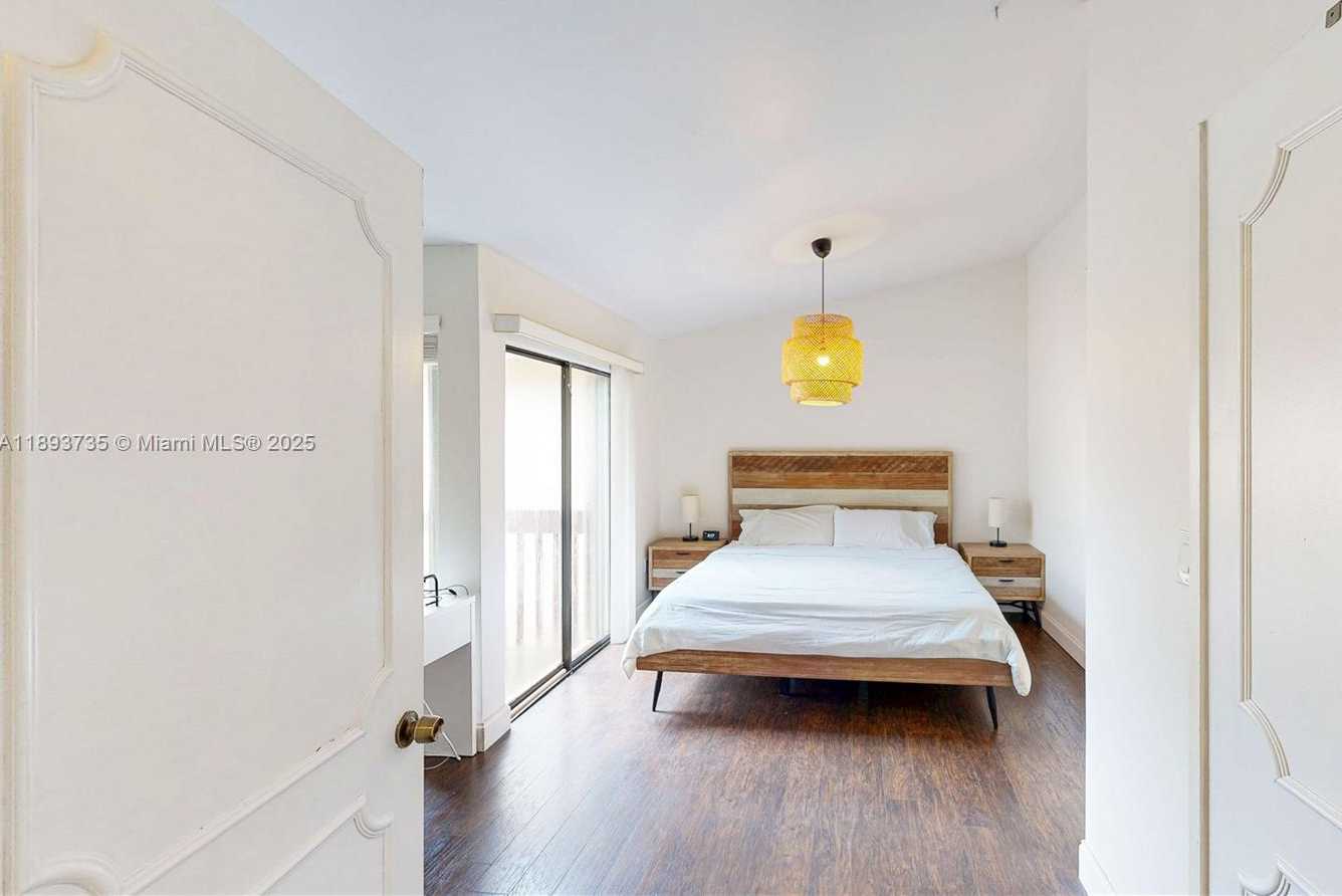 Small Image of 13292 SOUTH WEST 114TH TER, Miami Number 21