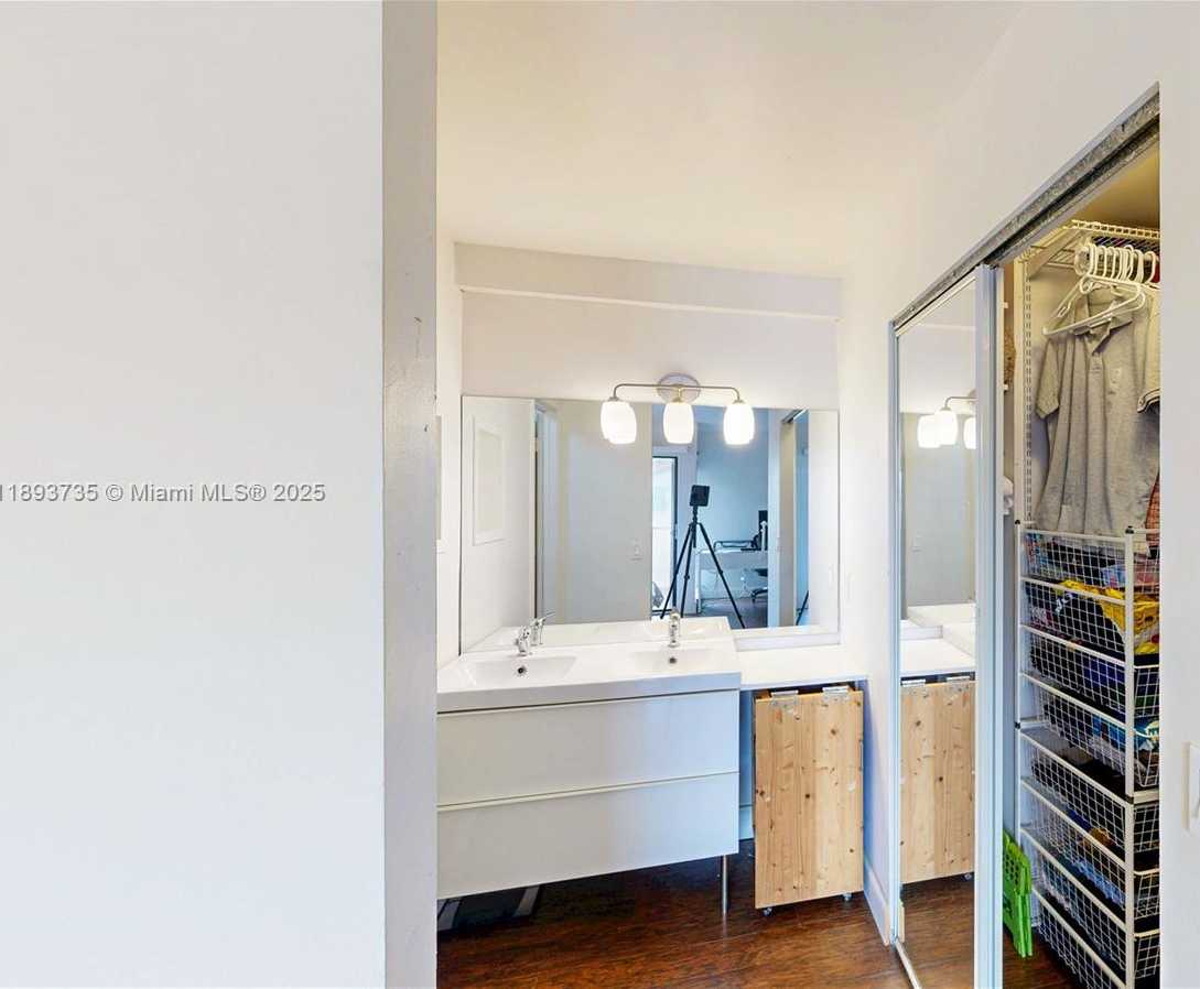 Small Image of 13292 SOUTH WEST 114TH TER, Miami Number 30